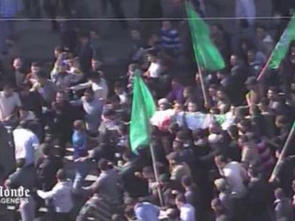 Les Palestiniens enterrent le chef militaire du Hamas