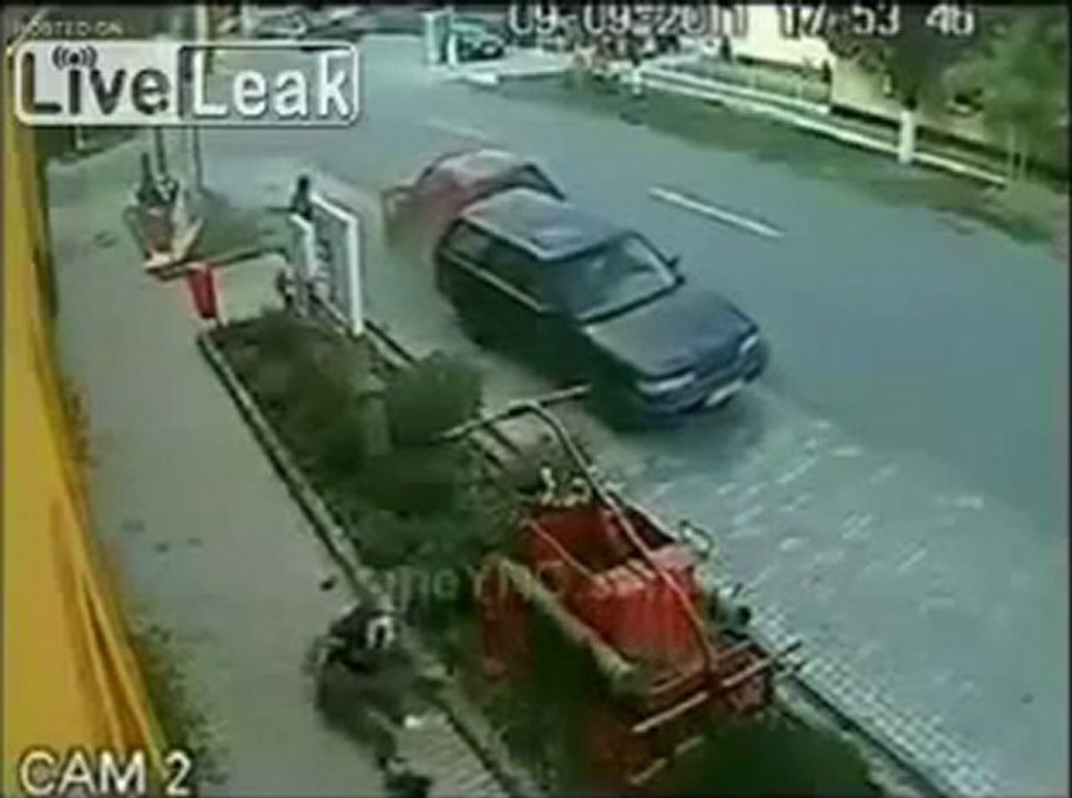 BRUTAL Motorcycle Accident Sends Rider Flying into Brick Wall PeriKizi.Net