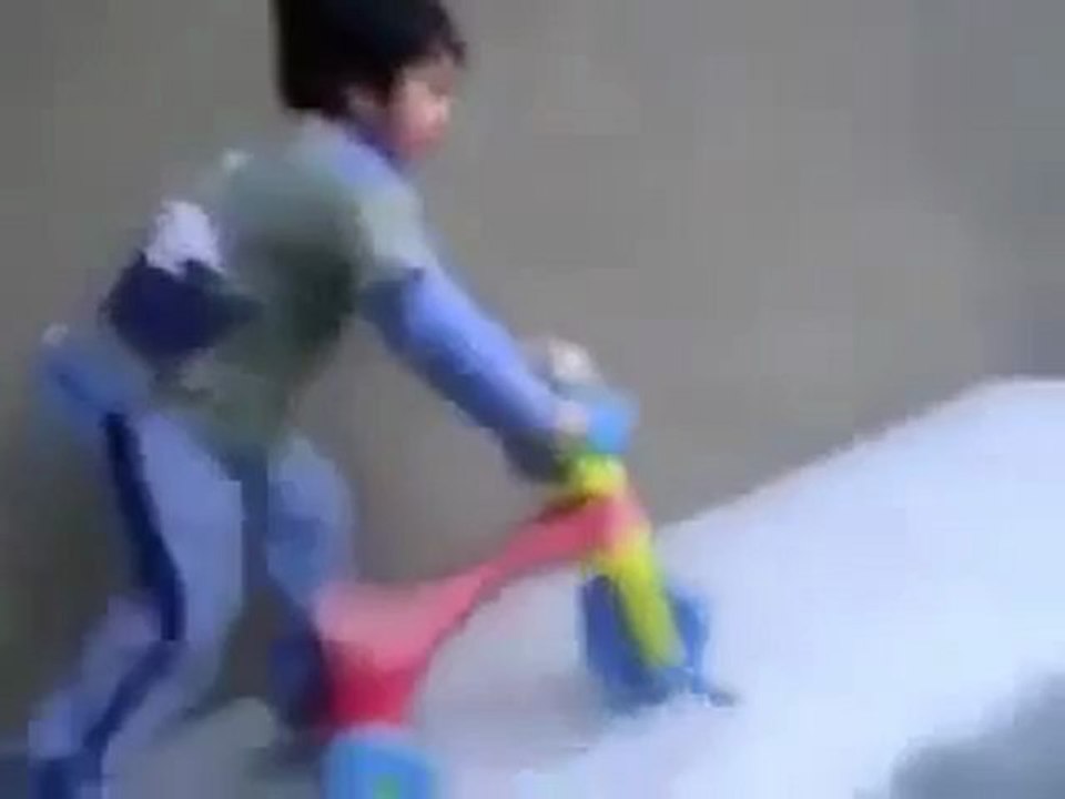 Aprendendo a andar de Veletrol - PeriKizi.Net