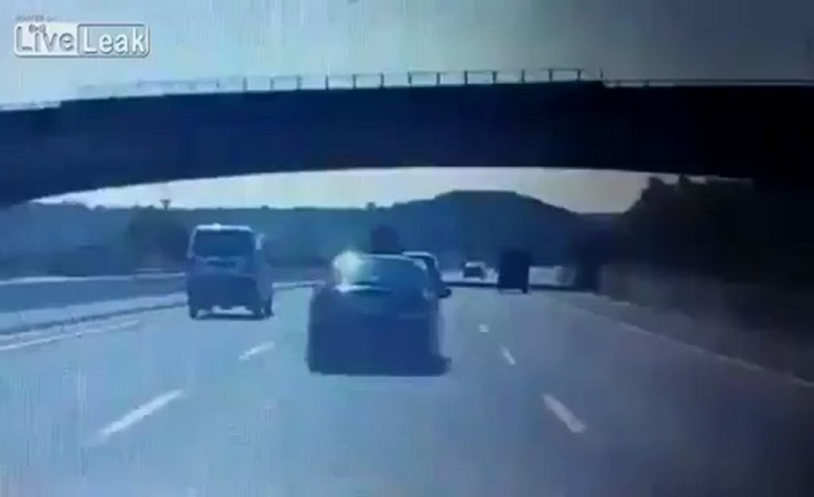 Blind driver of minibus hits standing vehicle on highway PeriKizi.Net