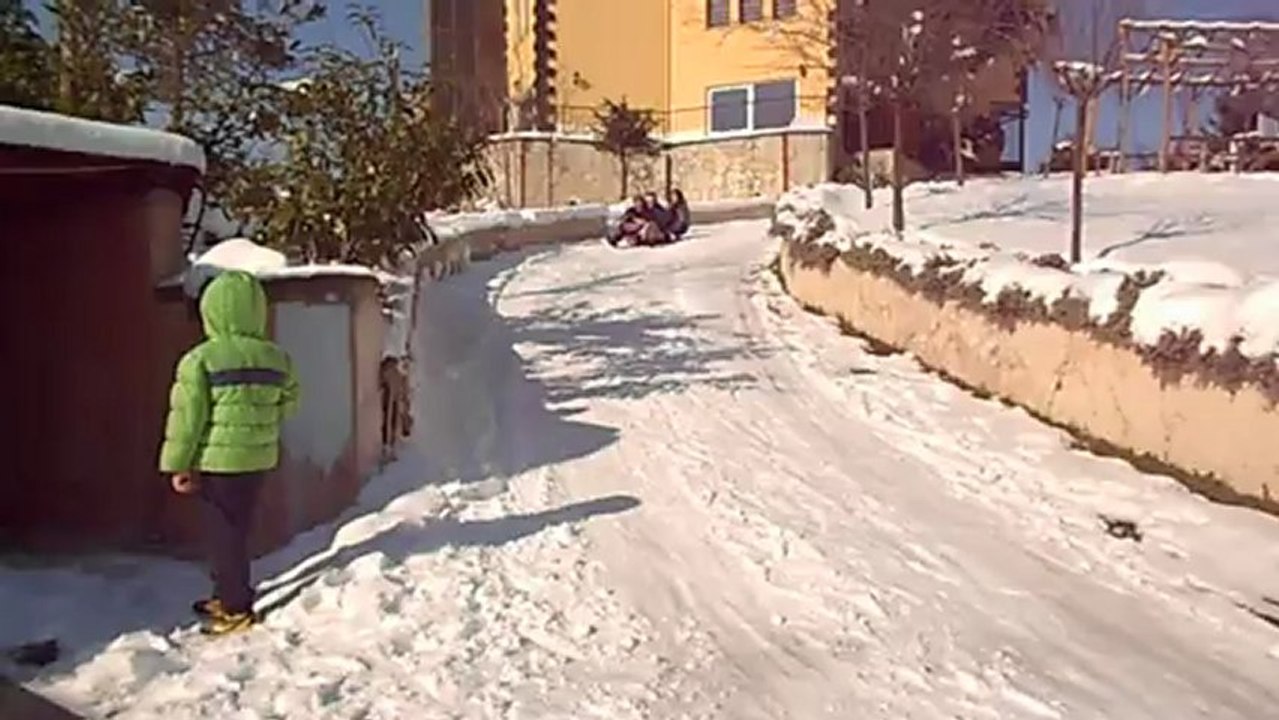 BOSEM BOĞAZİÇİ OTİZM GENÇLİK VE SPOR KULÜBÜ ÇAĞRI GÖÇ KAYARAK GELİYOR:)