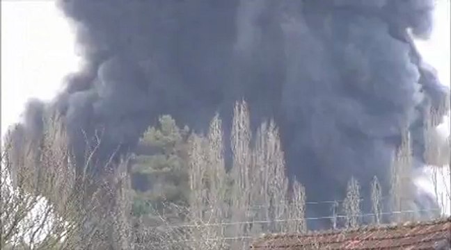 Incendie à l' entreprise de peintures bouchilloux à BERGERAC 24
