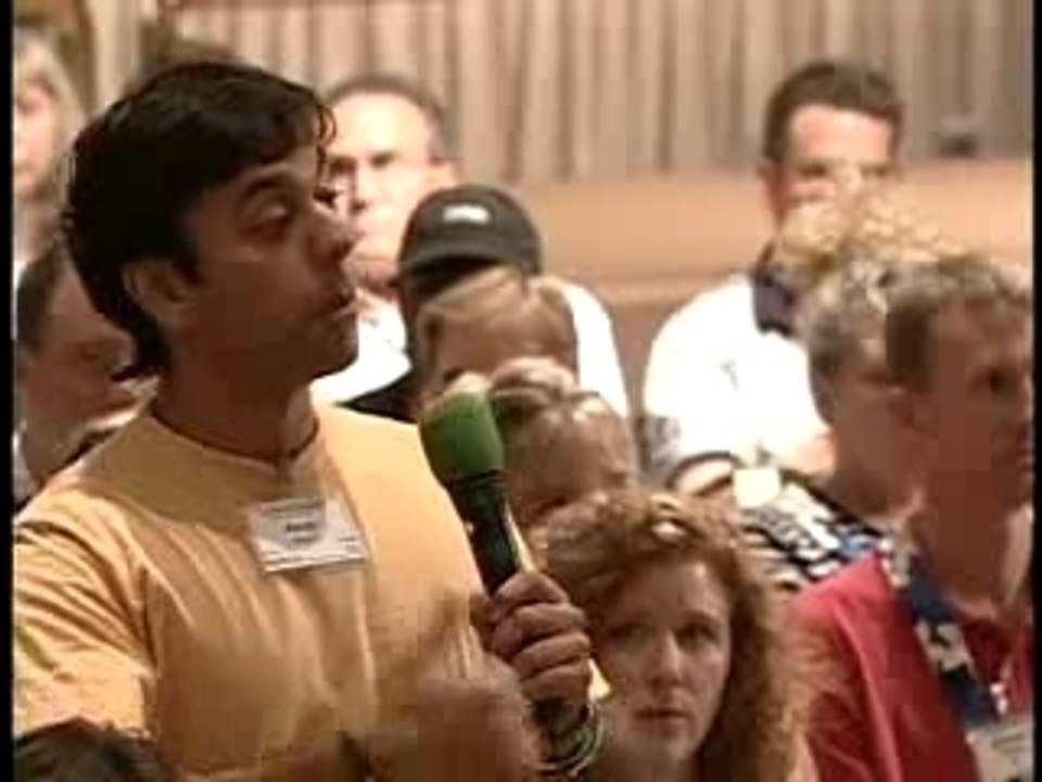 911 Tony Robbins On stage