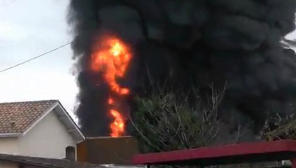 Bergerac : les flammes ravagent les entrepôts Bouchillou