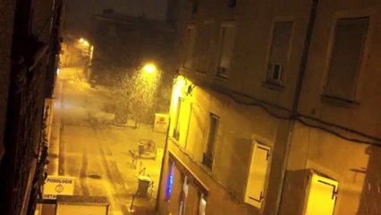 Il est 5h00. Oullins s'eneige.