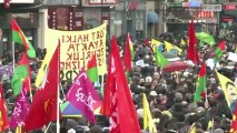 Les Kurdes manifestent à Paris après l'assassinat de militantes