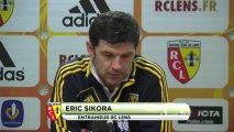 Conférence de presse RC Lens - AC Arles Avignon : Eric SIKORA (RCL) - Pierre MOSCA (ACA) - saison 2012/2013