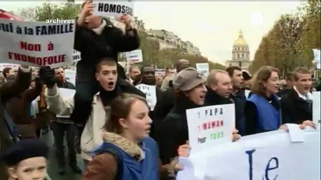 Parigi: destra e cattolici contro le nozze gay