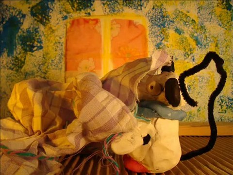 La Petite Souris, la fraise bien mûre et l'ours affamé