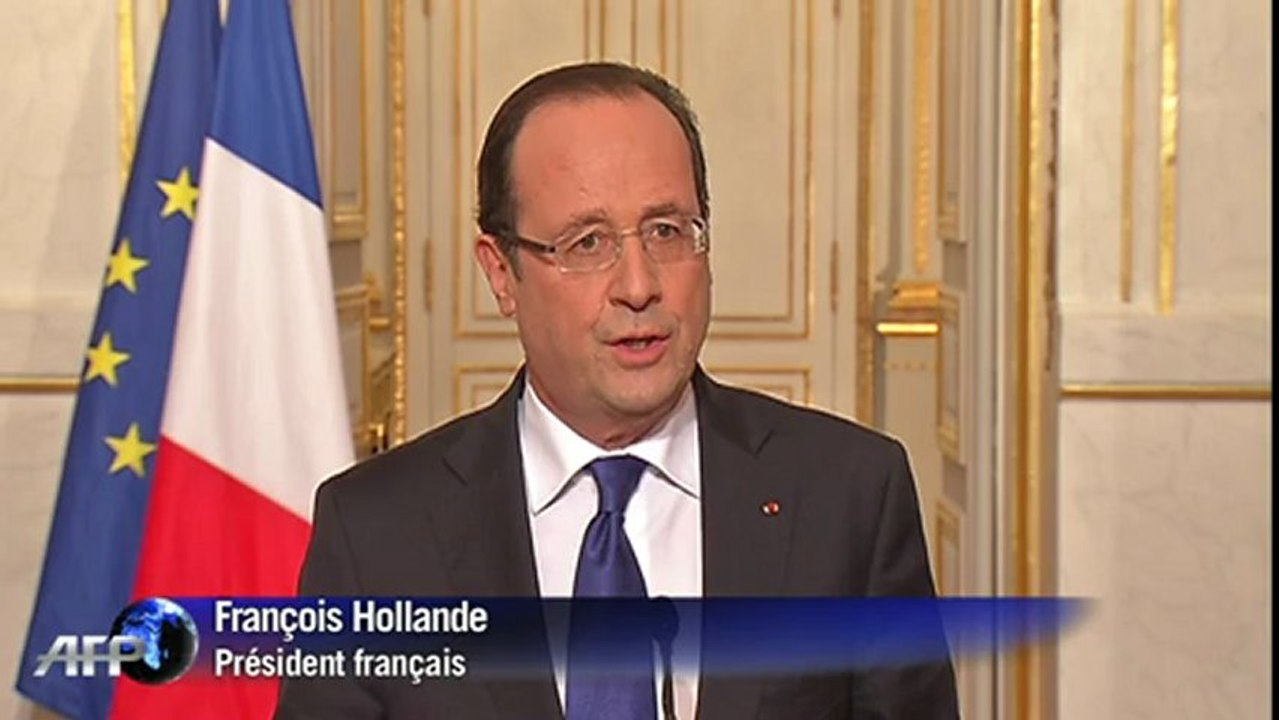 Mali: Hollande évoque un "coup d'arrêt" porté aux islamistes