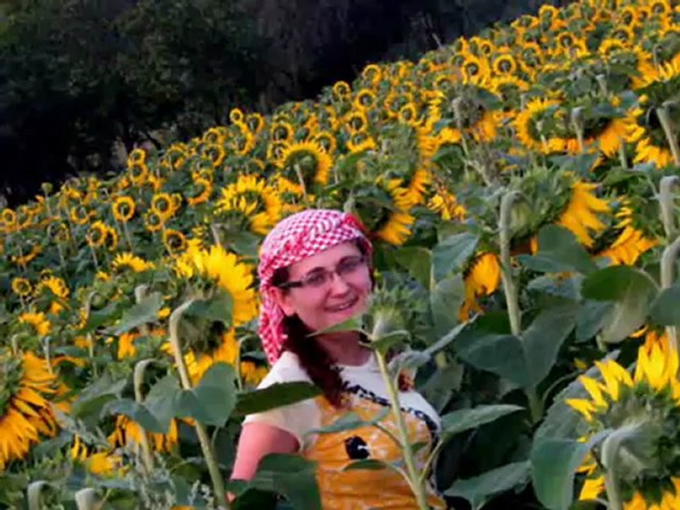 BÜŞRA EKİM BİZ SENİ ÇOOOK SEVİYORUZ....