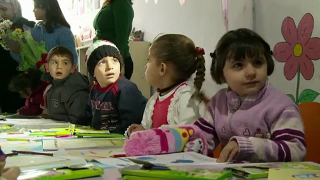 عدد اللاجئين السوريين قد يصل الى مليون في حزيران 2013