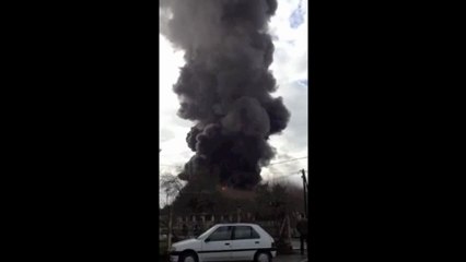 Vidéo d'internaute : les entrepôts Bouchillou en flamme