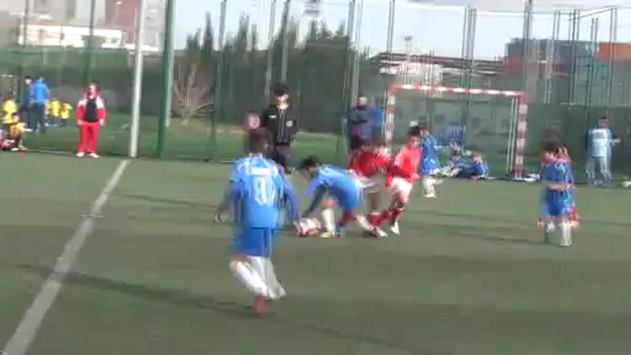 ECF PERFORMANCE BENJAMIN “A“ vs DAMM, C.F. "B"