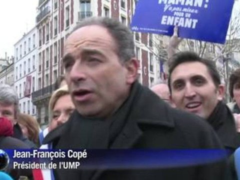 Copé manifeste contre le mariage pour tous