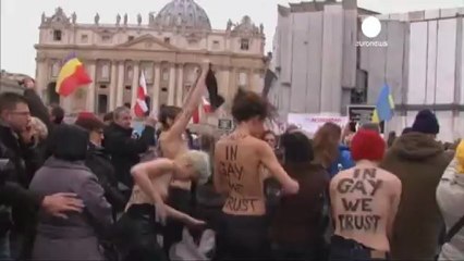 Protesta nudista en El Vaticano