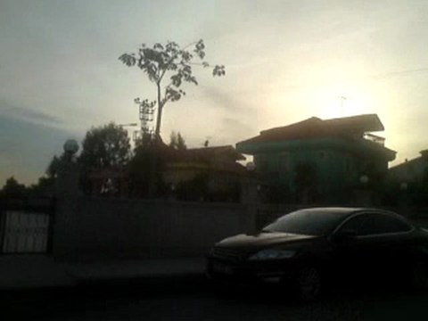 Cami diye buna derim bayrağı minarelerinde dalgalanan