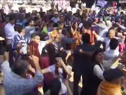 GAMZE DURMAZER ANTALYA YÖRÜK ŞÖLENİNDE HALKI COŞTURDU.2011