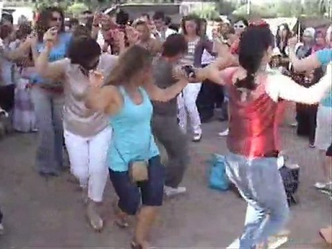 TOLGA ÇANDAR ÇÖKERTME SÖYLEDİ ESKİŞEHİR ANNELERİ OYNADI..2010.