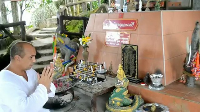 Много сказано о вреде приворота, однако, как ни печально, случаются в жизни ситуации, когда другого выхода не остается. Существует великое