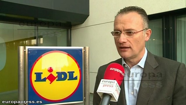 Lidl y sus clientes donan comida al Banco de Alimentos
