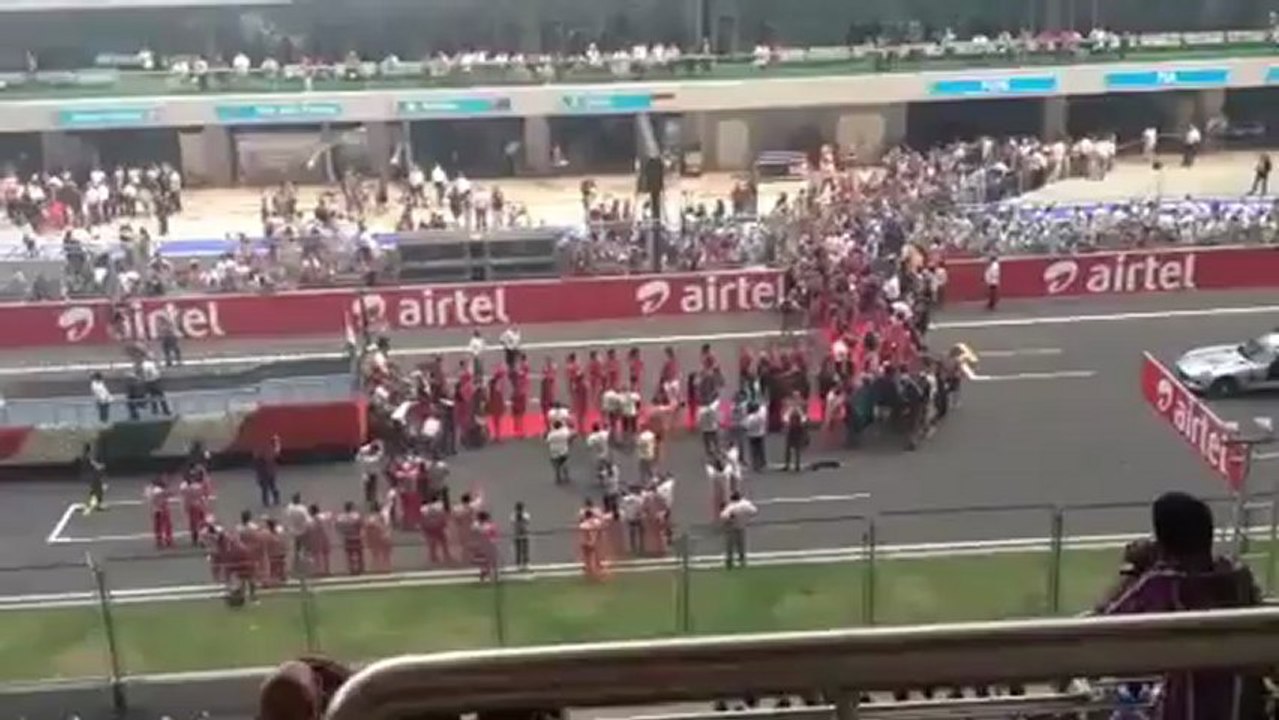 F1 drivers procession at the 2012 Indian GP.mp4