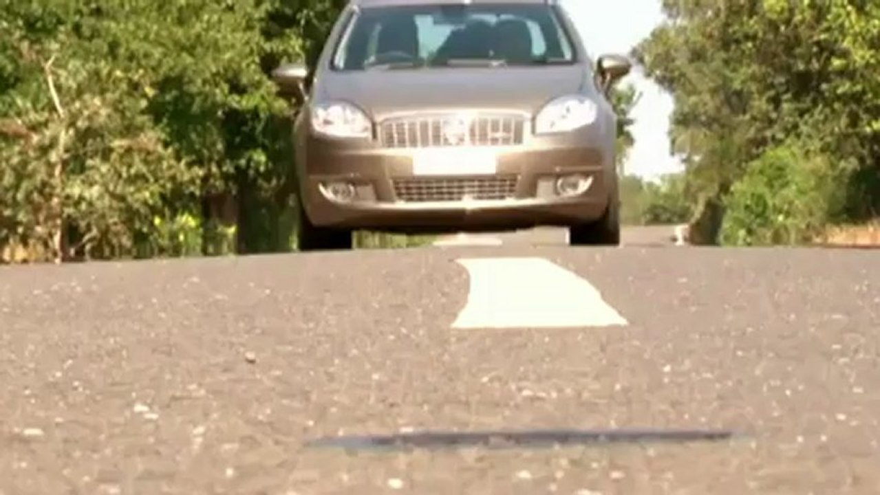 Fiat Linea Video Review - Fiat Linea Design Review By On Cars India.mp4