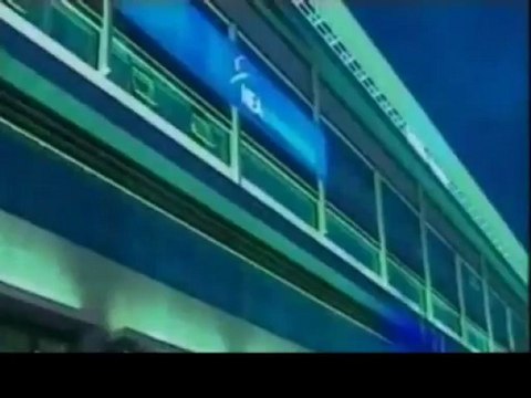 Διχάζει η επίθεση στο γραφείο του πρωθυπουργού