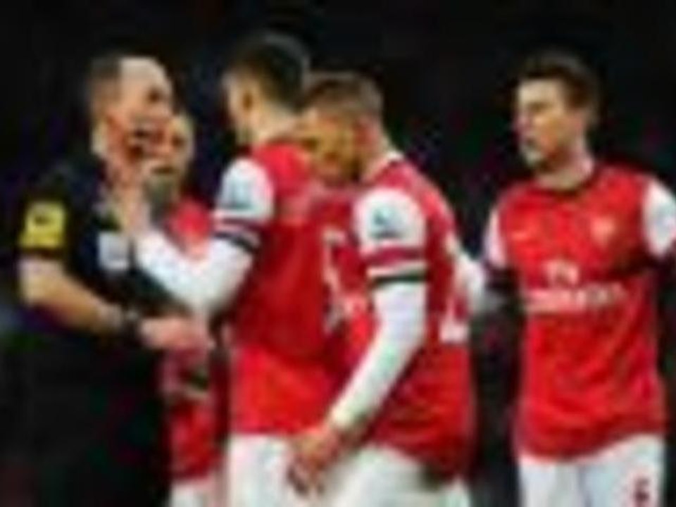 Pitt-Brooke: Mike Dean right to send off Koscielny
