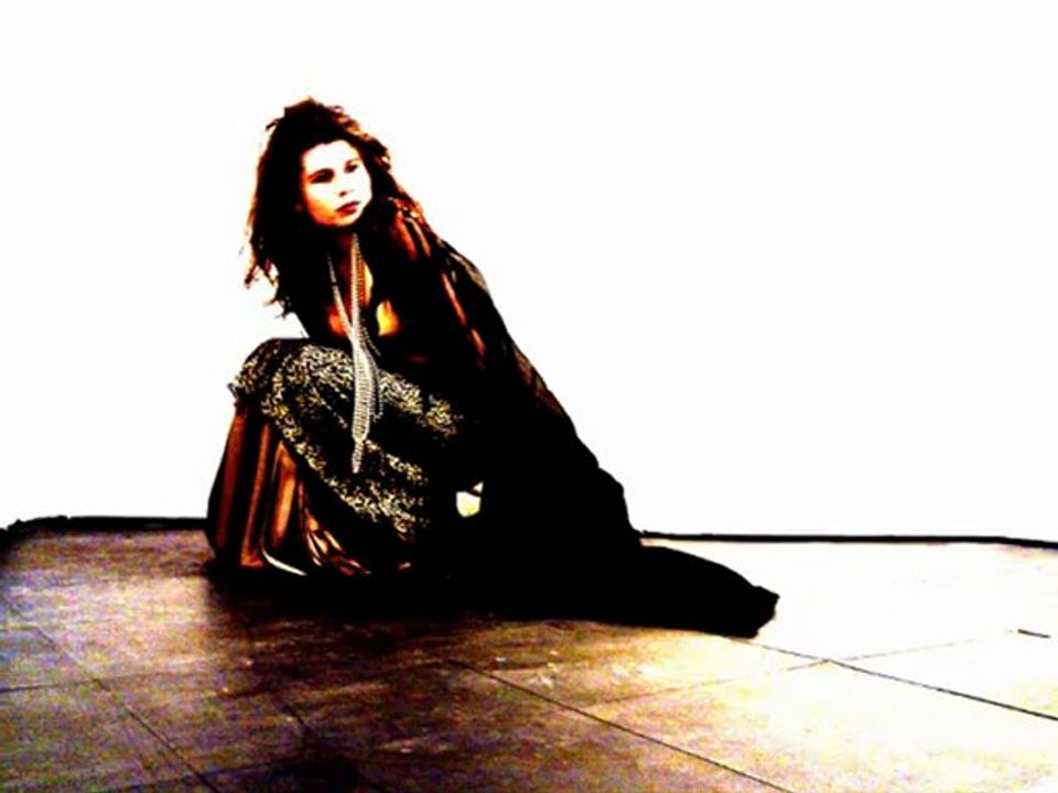 vivian gjurin - holy mis(t)ery of perfection