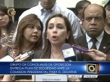 Concejales entregan documento a la Comisión Desarme