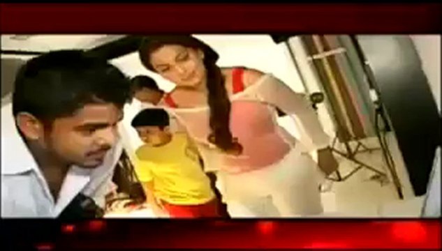 Juhi Chawla is Shahrukh Khans Leading Lady No. 1.mp4