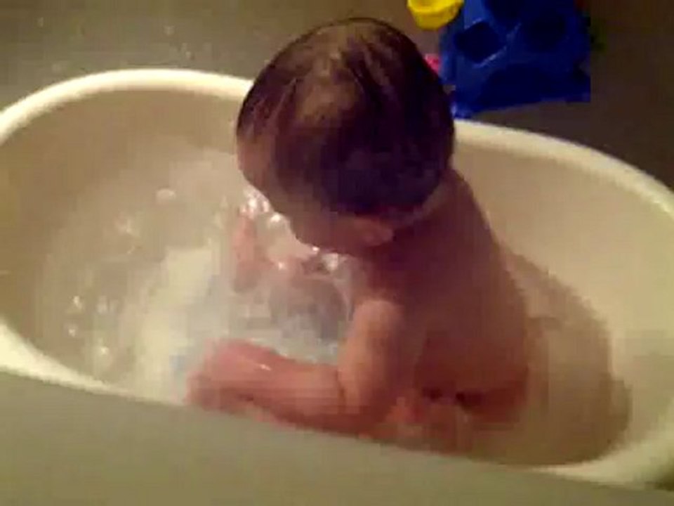 Samuel dans son bain