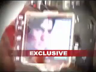 Neil turns photographer for Zoom, Exclusively!.mp4