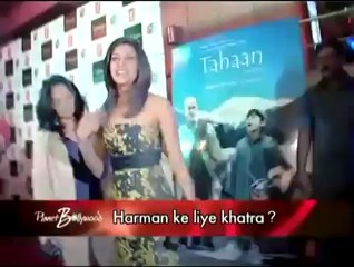 Priyanka Chopra and Shahid Kapoor travel in the same car.mp4