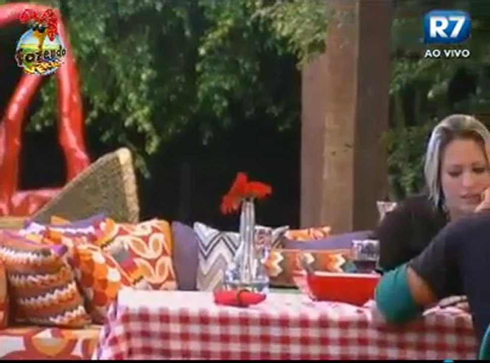 Victor e Isis falando da Naty -3 (14/01/13)