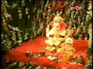 Salman Khan celebrates Ganesh Festival at Home.mp4