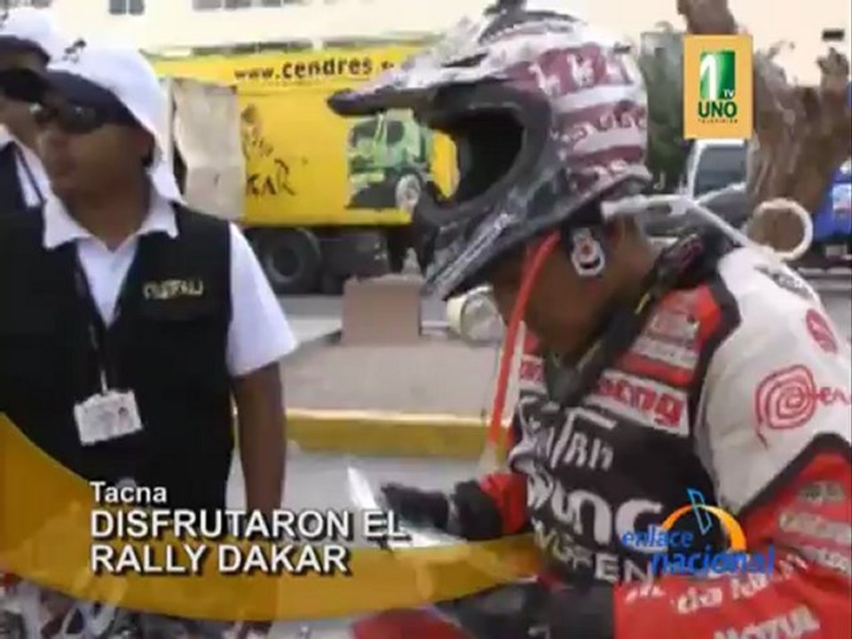 Tacna Pobladores disfrutaron pase de autos del...