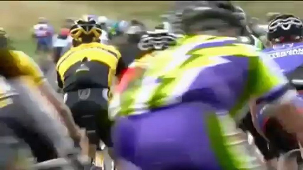 Lance Armstrong apologises to Livestrong