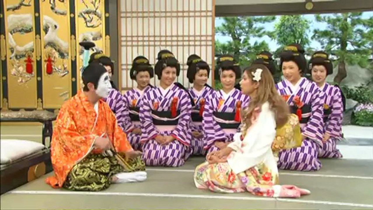 バカ殿 vs ローラ