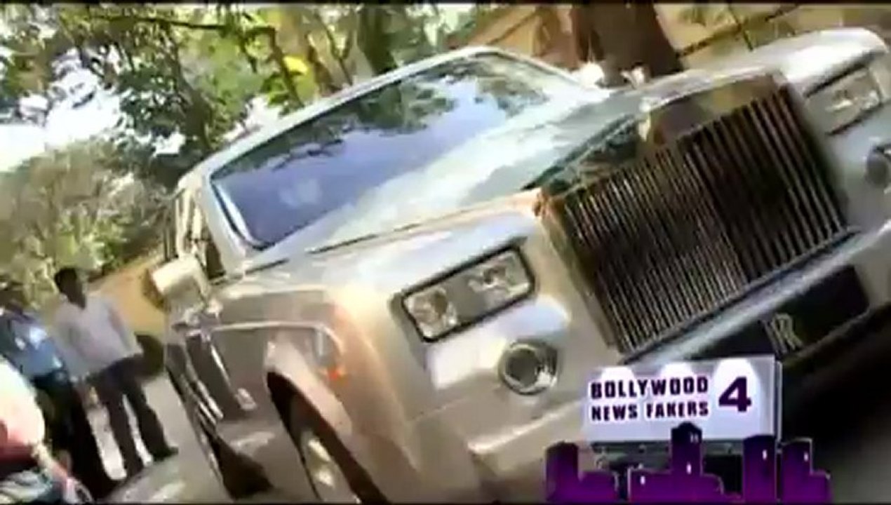 Vidhu Vinod Chopra's 'Return' gift to Big B.mp4