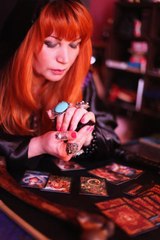 Присушка на любовь. Любовная магия издавна пользуется большой популярностью среди женщин.