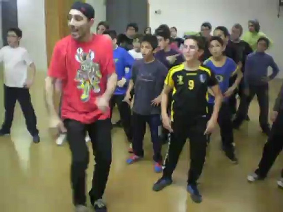 1 - BALL  FEM UN MÓN MILLOR ( style Can Vidalet )