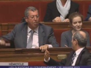 Mariage homo : l'opposition scande "Référendum" à l'Assemblée