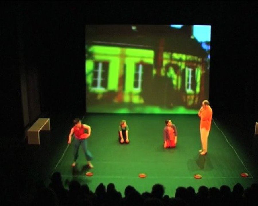 "Comme c'est drôle d'exister" (extraits de captation) - Alias Victor 2004