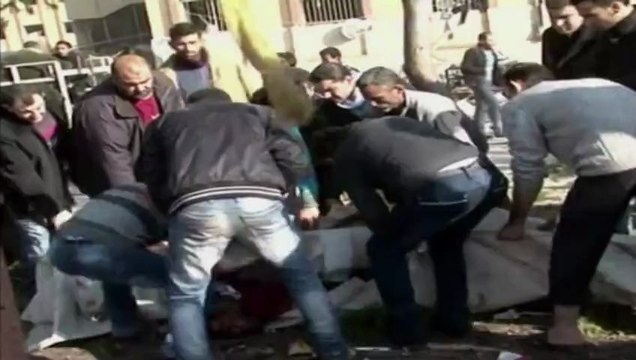 Ataque a universidade síria deixa mais de 80 mortos