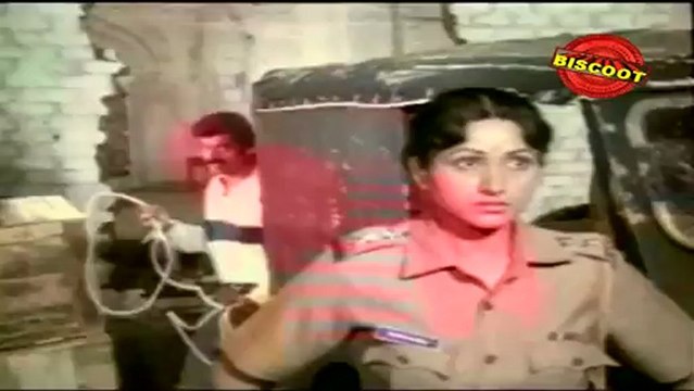 Thaliya Aane (Dialogue) Bharati (Clip 1)