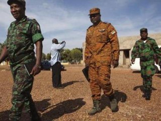 France pushing for African troops to join Mali fight