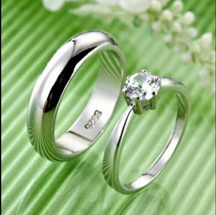 Romantic Valentines Gifts for Couples By Gullei