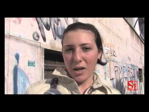 Napoli - Rifiuti, Fuorigrotta senza spazzini (12.01.13)